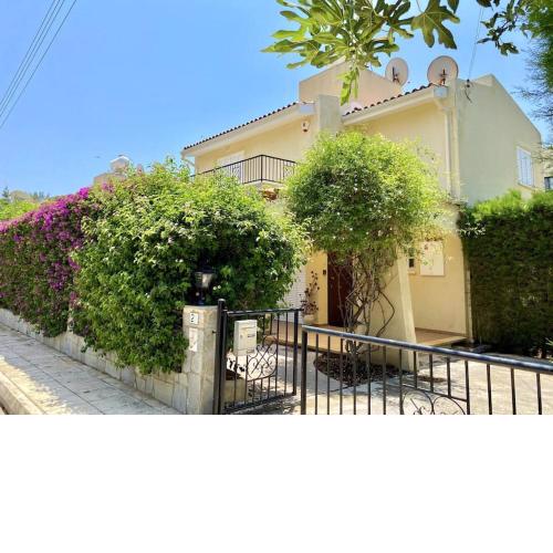 Midea's holiday villa