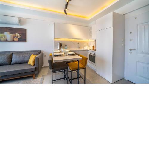 Midpoint Suites