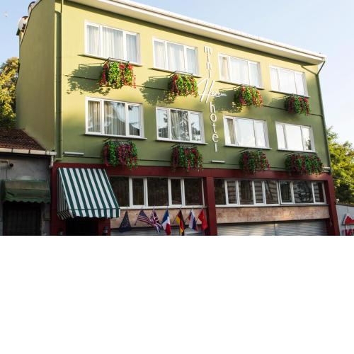 Mini Harem Hotel