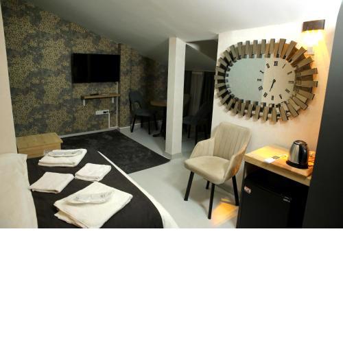 Minimalist Suit Otel