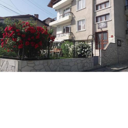 Mira Guest House