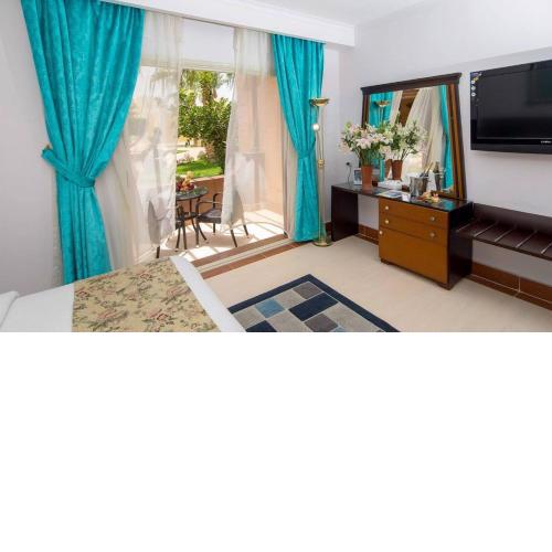 Mirage Apartments & Aqua Park