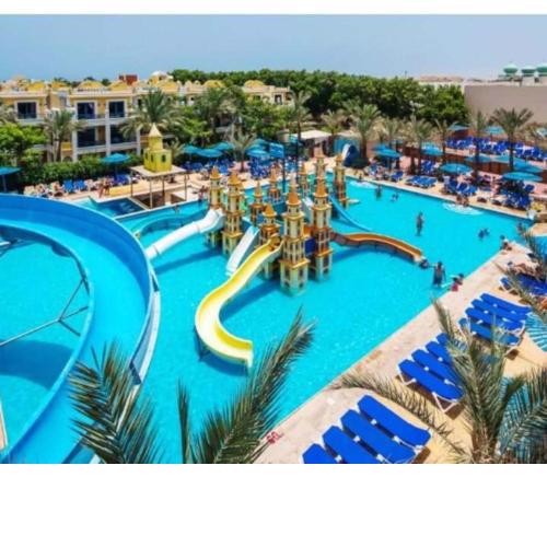 Mirage bay resort & Aqua Park apartment