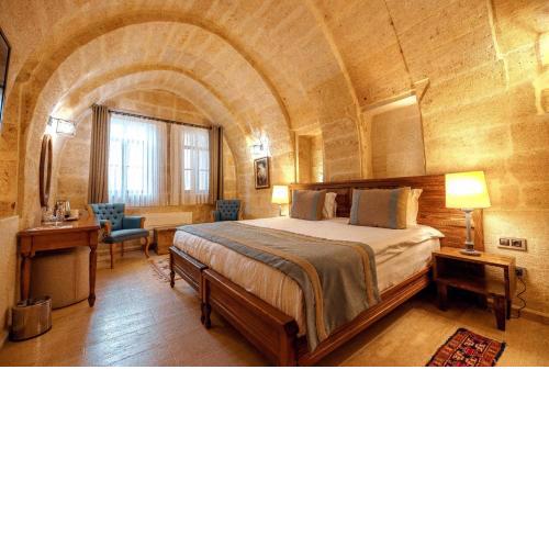 Misty Cave Hotel