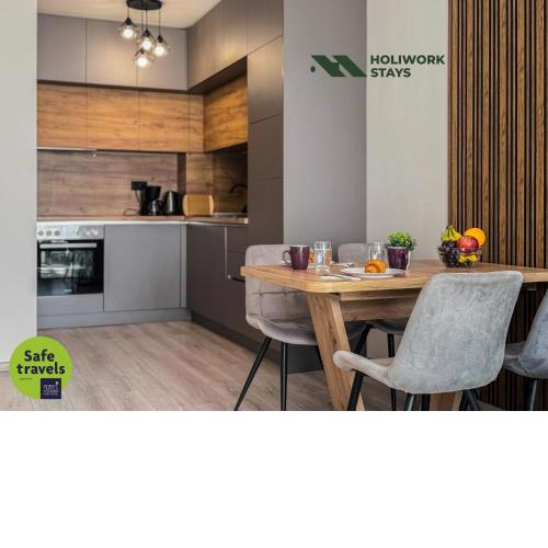 Modern 1BR Apartment with free Parking and free Gym Pass
