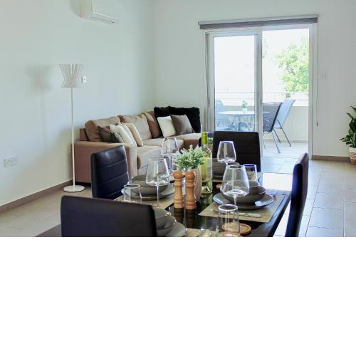 Modern 2 Bedroom Apt - Tourist Area Collection