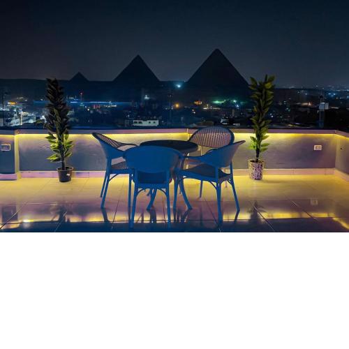 Modern 3BR Full pyramids view Apartment & Free Roof Acsess
