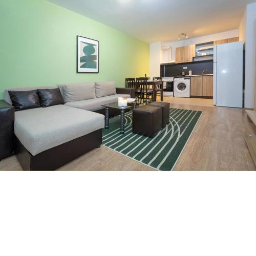 Modern and Bright Apartments near Center - FREE PARKING