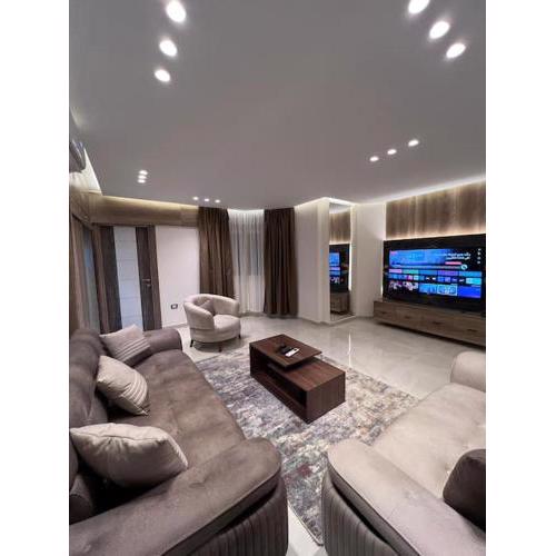 Modern Apartment in the Heart of Dokki, Cairo