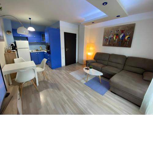 Modern & Central 1BR Apartment with lovely terrace