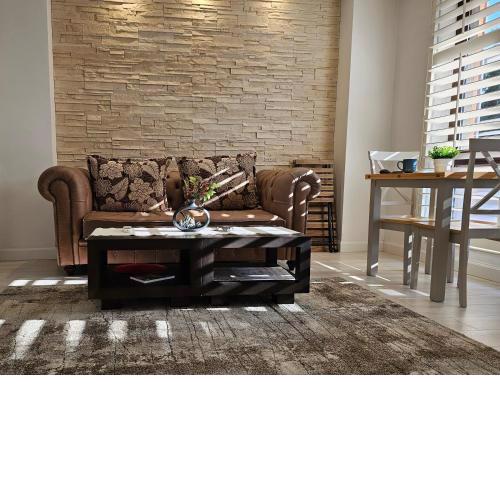 Modern Central Stay, Walk to Old Town and Kapana, Free Parking and High Speed Wi-Fi