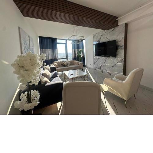 Modern Luxury apt at Sinpas Queen