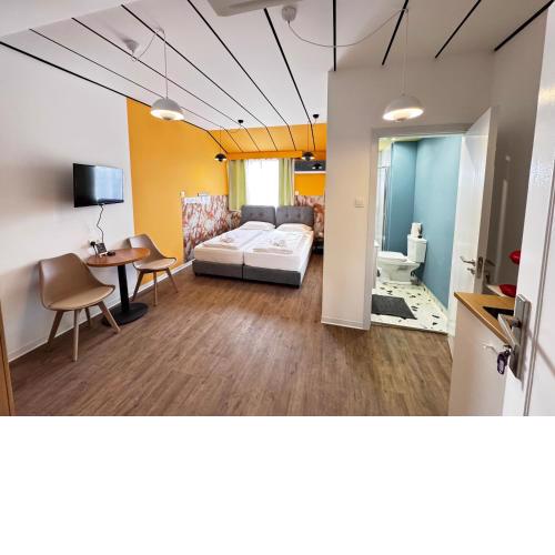 Modern Studio 11 private Kitchenette and Bathroom