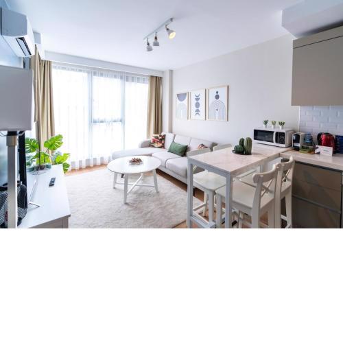 Modern Stylish 2br Apt, Near Eyp Sultan Mosque