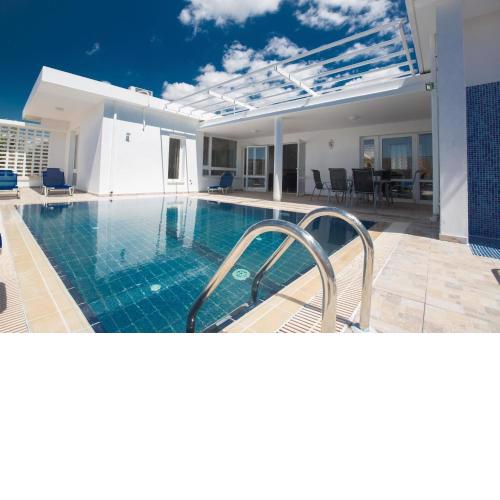 Moderne Ferienvilla in Ayia Napa