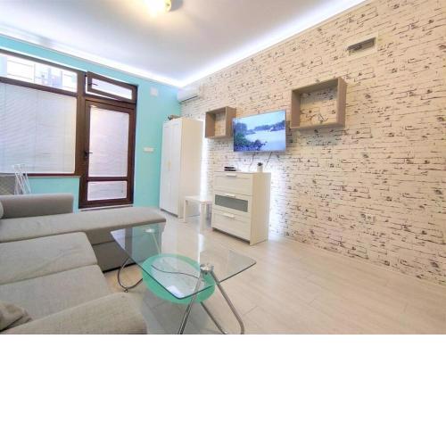 Mony Studio