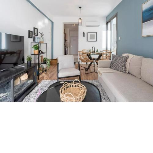Moon Light 1-Bedroom Apartment in Larnaca