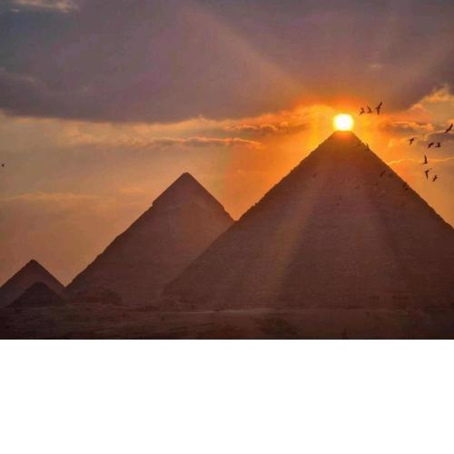 Moon pyramids view inn
