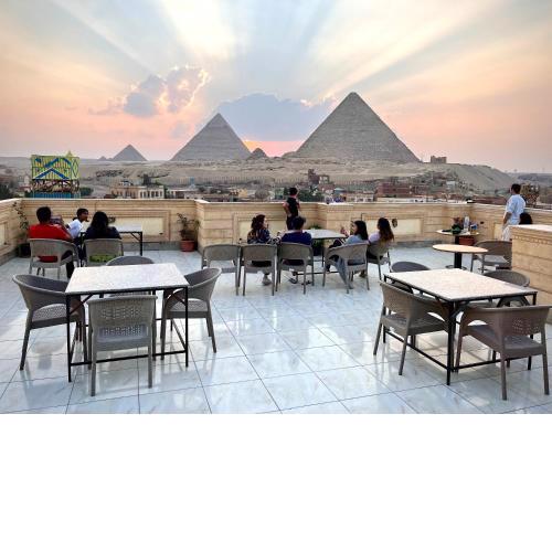 Moses Pyramids Inn