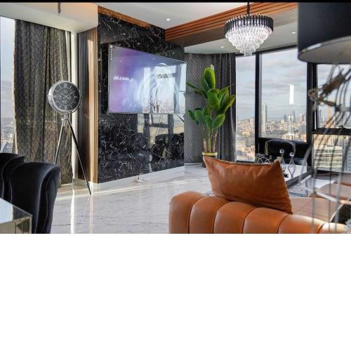 Most lavish apt 40 Floor skyviwe ist