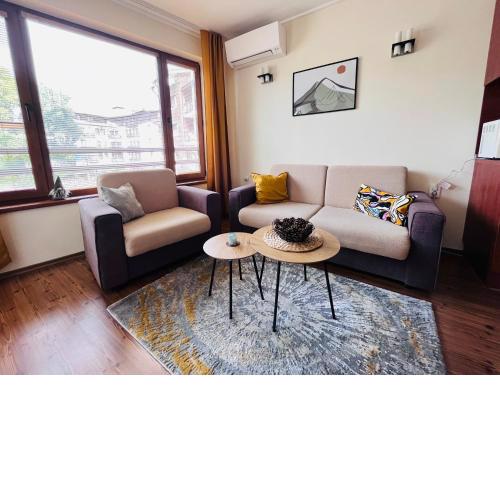 Mountain Cedar Pine 1 BR Apt near Ski Gondola