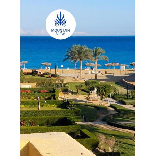Mountain View 2 Ain Sokhna, Sea & HEATED Pool View, Penthouse with Roof- Families ONLY
