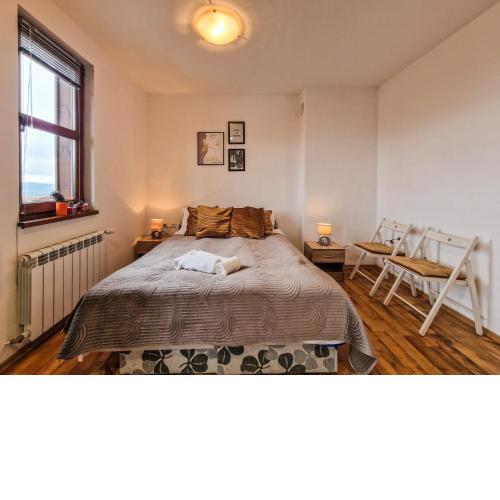 Mountain View Studio, Steps from Bansko Gondola