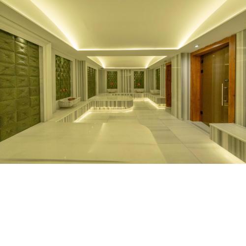 MQ Hotel Suites