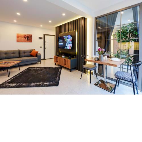Mrt Suites Lara