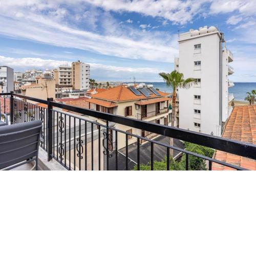 Must Stay - Finikoudes Seaview