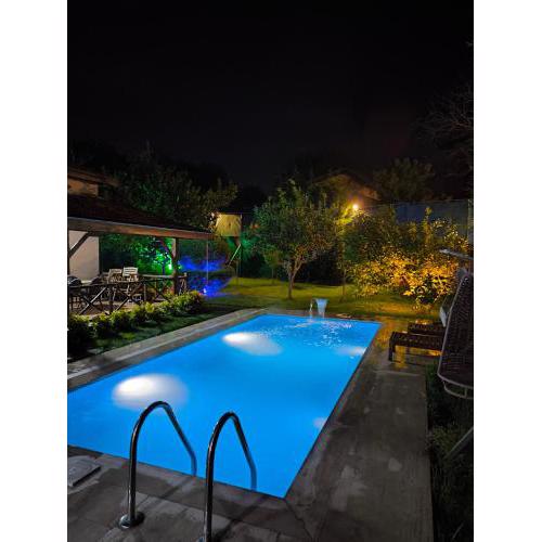 Müstakil Isıtmalı Havuzlu villa Zeyfat Home