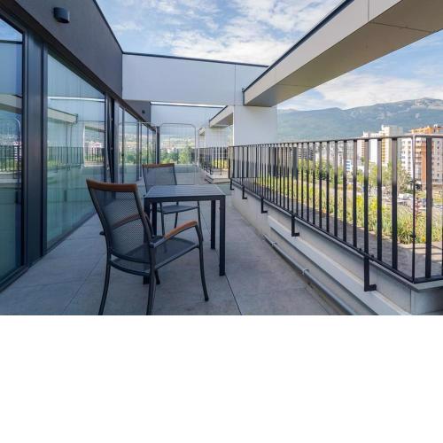 My Campus Apartments, free parking, rooftop, self check-in