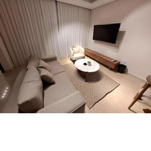 Mynt Stay zed west Residence 2 bedroom E1E213