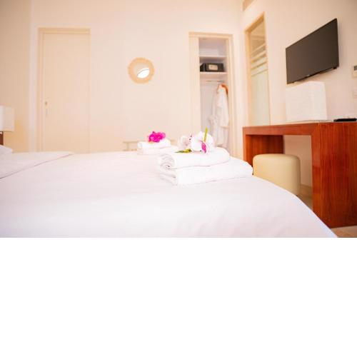 Nayah Stays, Ancient Sands Luxurious Pool Terrace Apartment