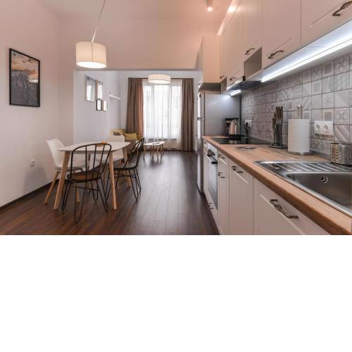 NDK 2 bedroom Central Apartment