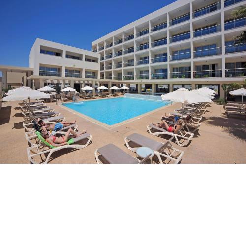 Nelia Gardens