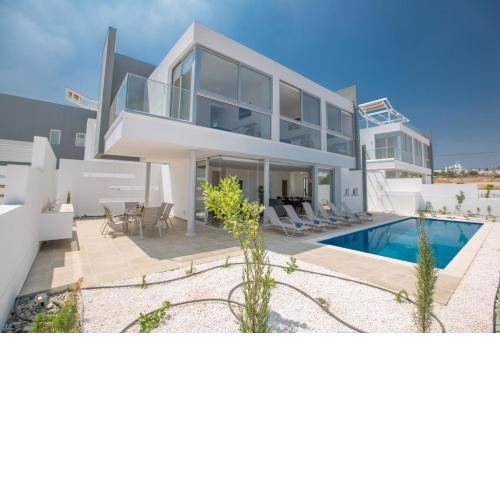 Neue 3-Schlafzimmer-Villa mit Pool in Protaras