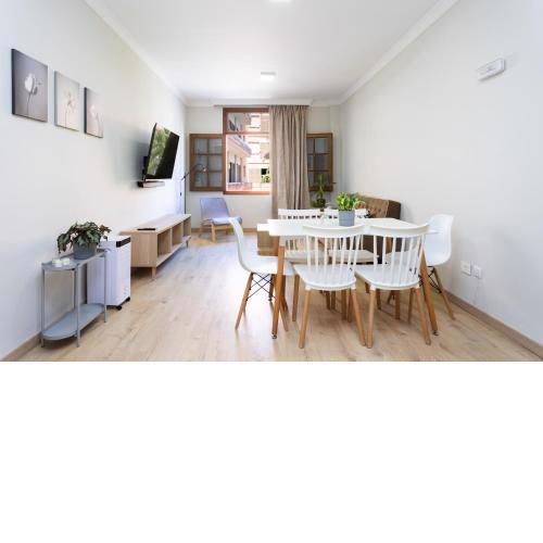 New Bright and Central Home with 2 bedrooms