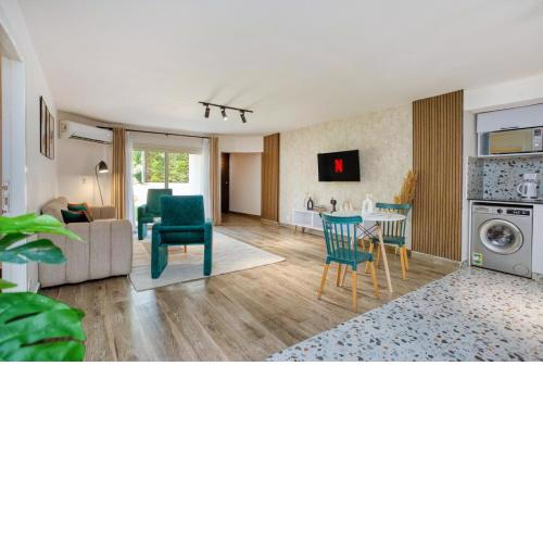 New cairo apartment in front of Garden 8 Mall
