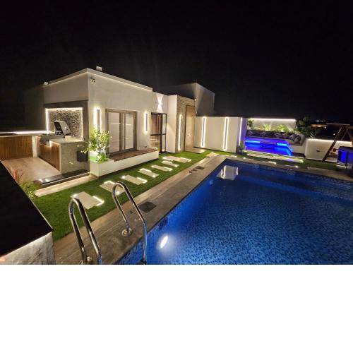 New Cairo's Poolside Oasis