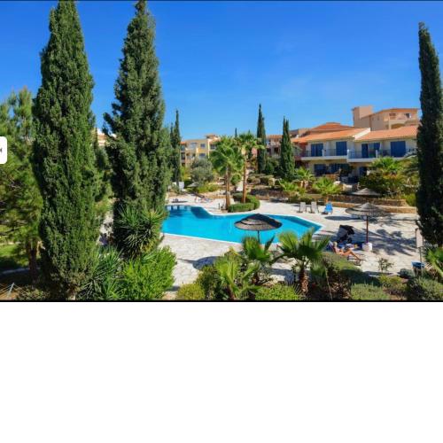 New cozy Villa near the beaches in the Magnificent Gardens of Regina with swimming pools!