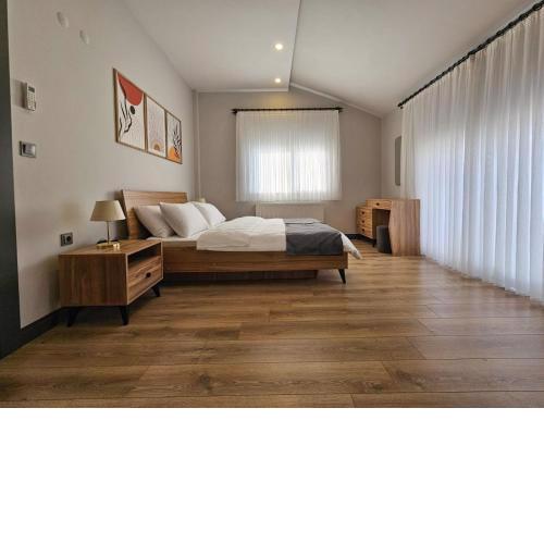 New Flat with Big Living Spaces 2-5 Near By Lara Beach