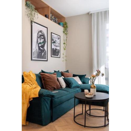 NEW! High-street stylish flat (NDK) FREE Parking
