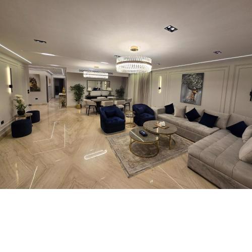 NEW Luxurious 3 bedroom APT Mosadak St Dokki