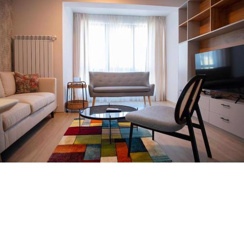 New York: A spacious modern apartment with parking