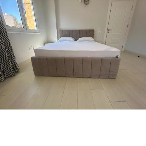 Newly furnished apartment