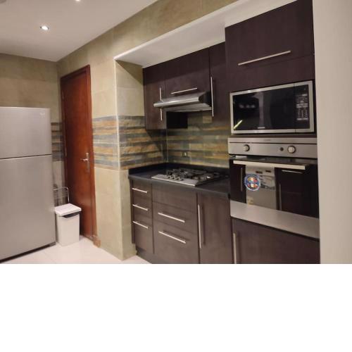 Newly refurbished 3 bed apartment