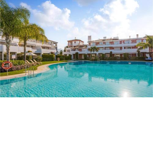 Nice Apartment In Estepona With Wifi