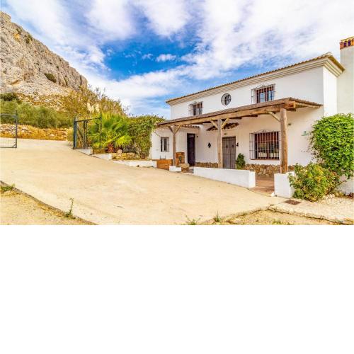 Nice Home In Cañete La Real