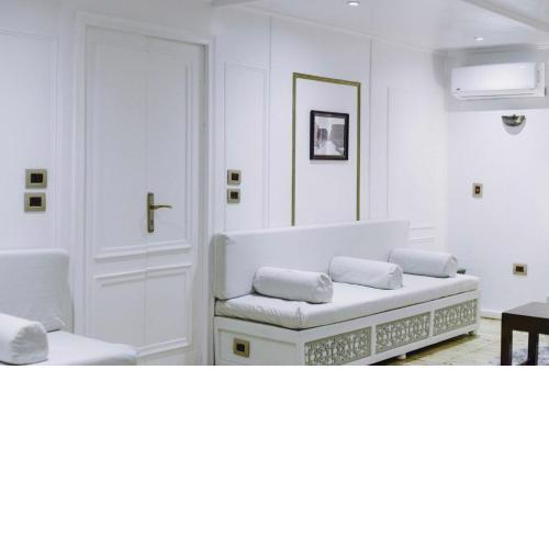 Nile baxe Dahabiya - Nile Cruises 4nights form luxor to Aswan